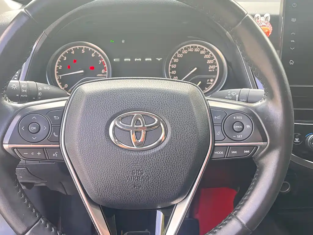 Toyota Camry 2023 — фото 15