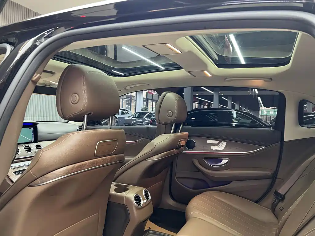Mercedes-Benz E-Class 2019 — фото 14
