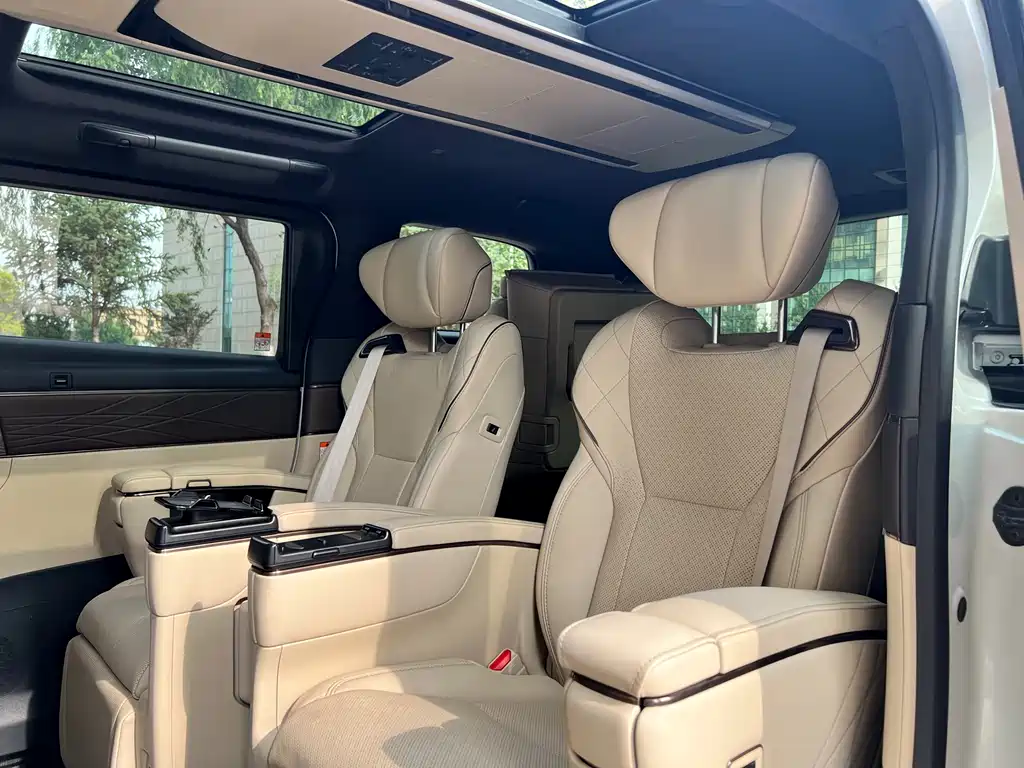 Toyota Vellfire 2025 — фото 8