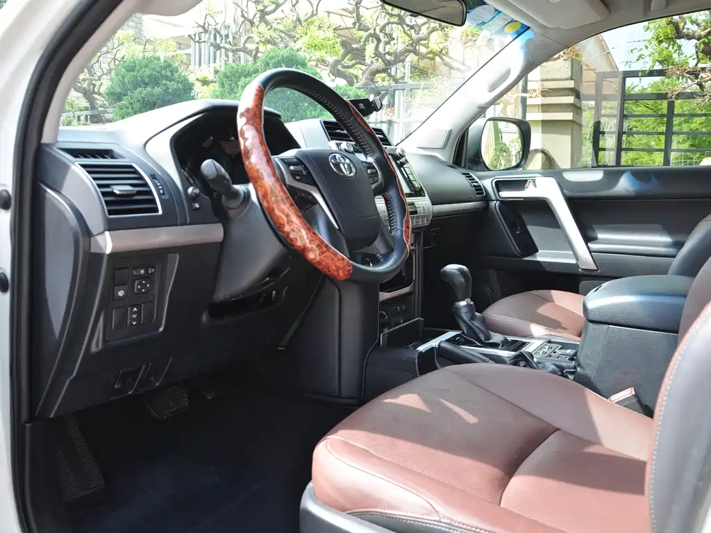 Toyota Prado 2019 — фото 10