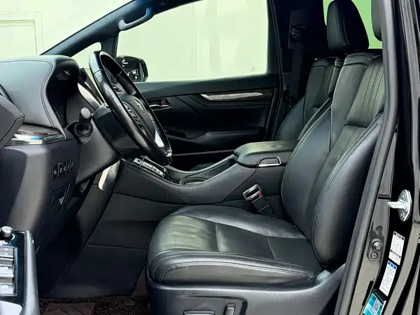 Toyota Alphard 2021
