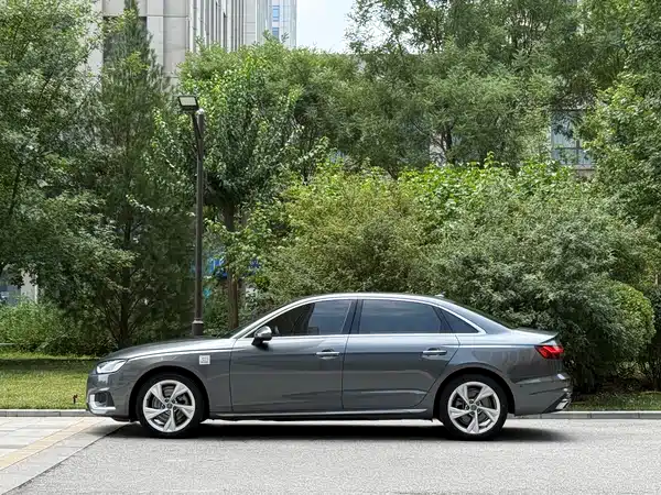 Audi A4L 2021