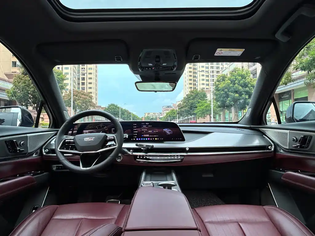 Cadillac XT5 2025 — фото 14