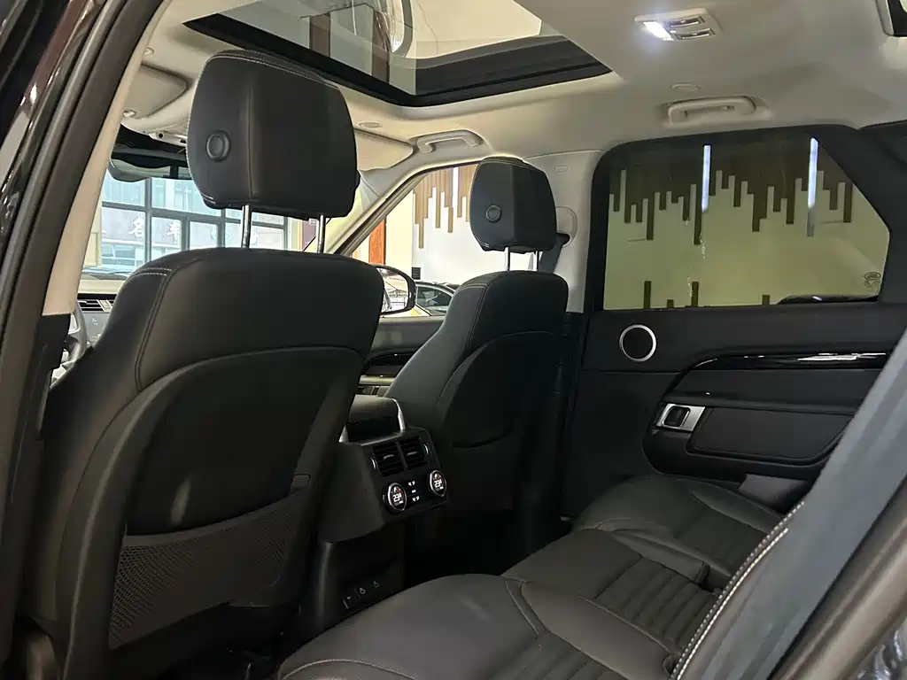 Land Rover Discovery 2024 — фото 17