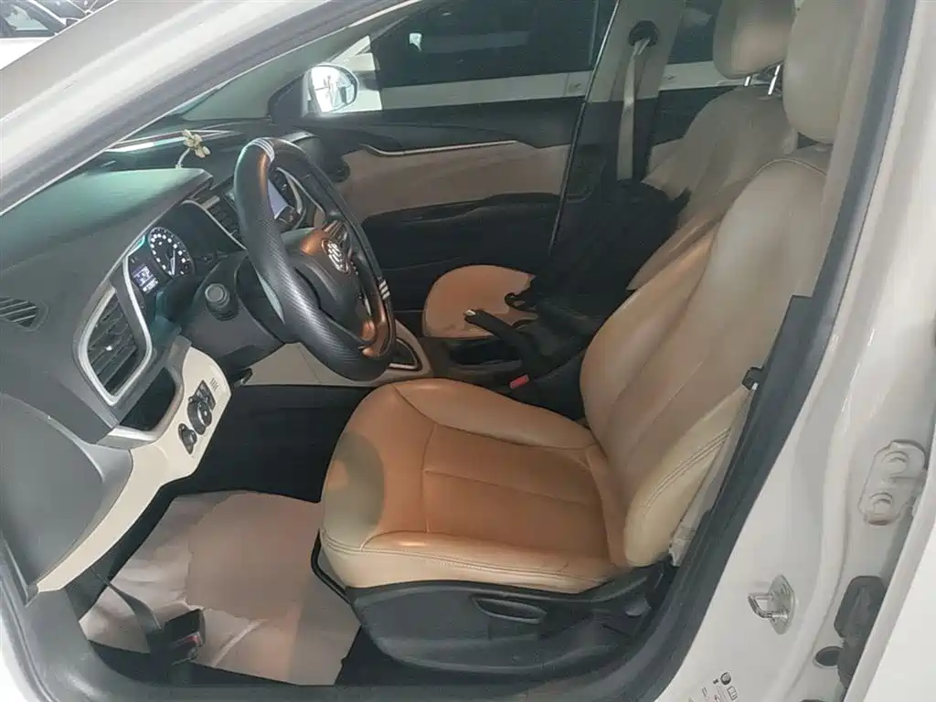 Buick Excelle 2019 — фото 15