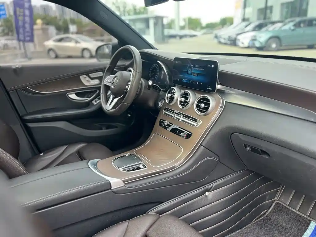 Mercedes-Benz GLC 2020 — фото 12