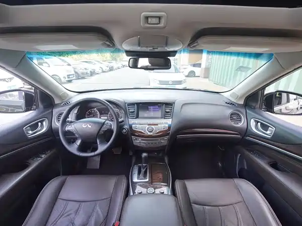Infiniti JX 2013