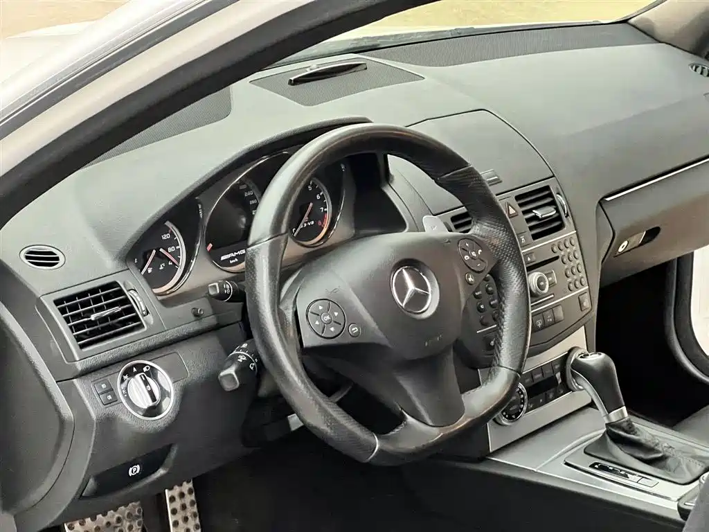 Mercedes-Benz C-Class AMG 2011 — фото 10