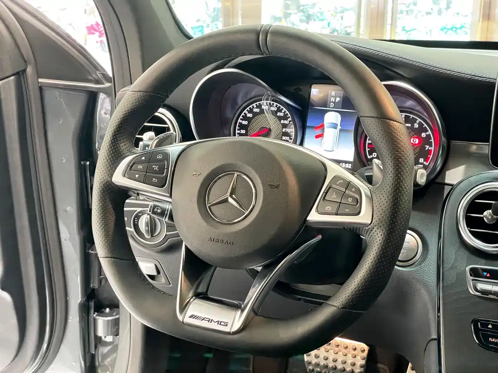 Mercedes-Benz GLC AMG 2020 — фото 14