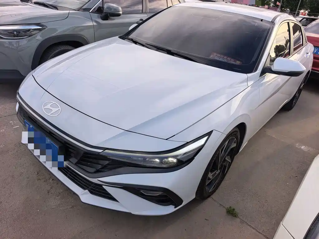 Hyundai Elantra 2023