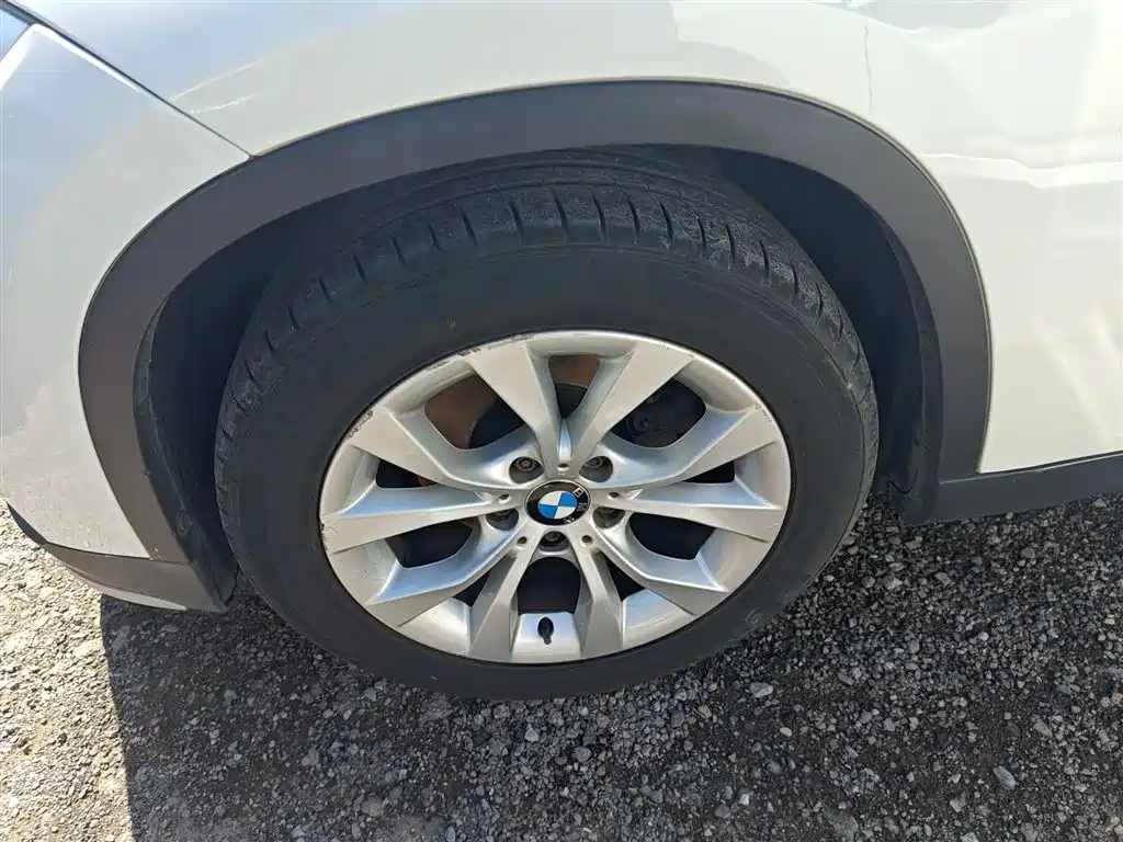 BMW X1 2015 — фото 23
