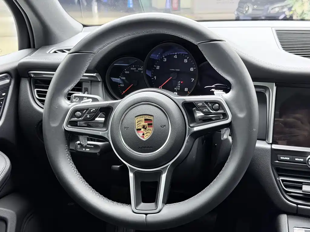 Porsche Macan 2021 — фото 36