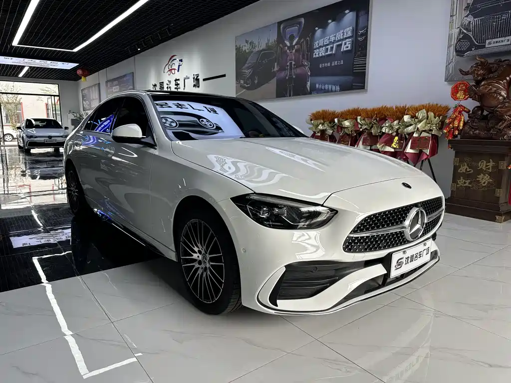 Mercedes-Benz C-Class 2024