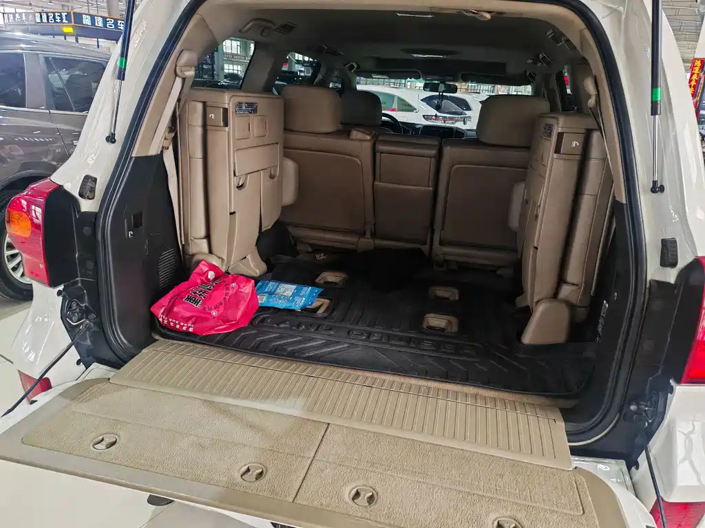 Toyota Land Cruiser 2010 — фото 11