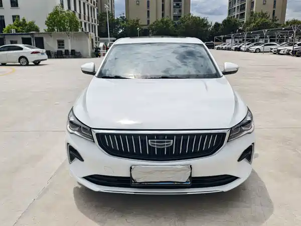 Geely Emgrand 2024