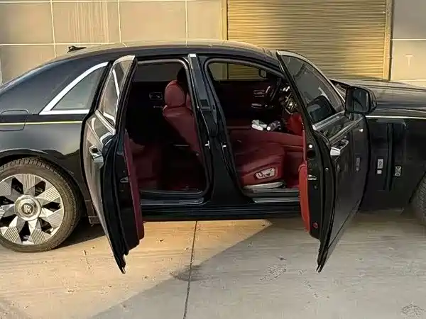 Rolls-Royce Ghost 2010