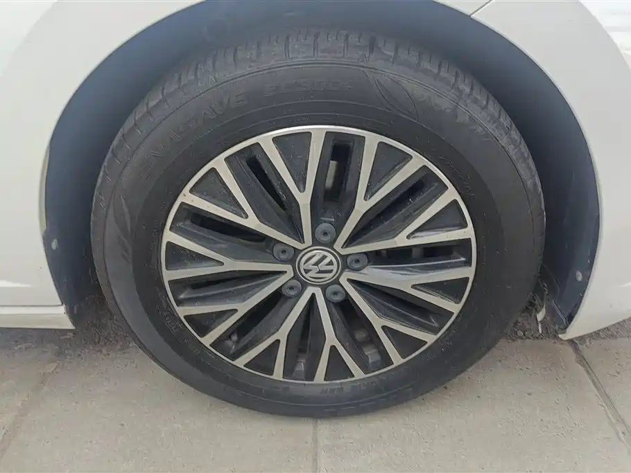 Volkswagen Sagitar 2020
