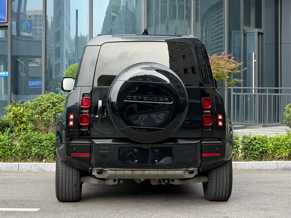 Land Rover Defender 2022
