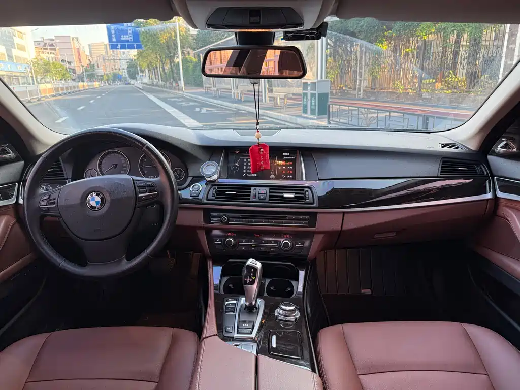 BMW 5 Series 2016 — фото 7
