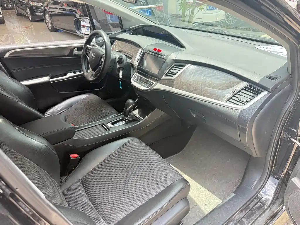 Honda Jade 2014