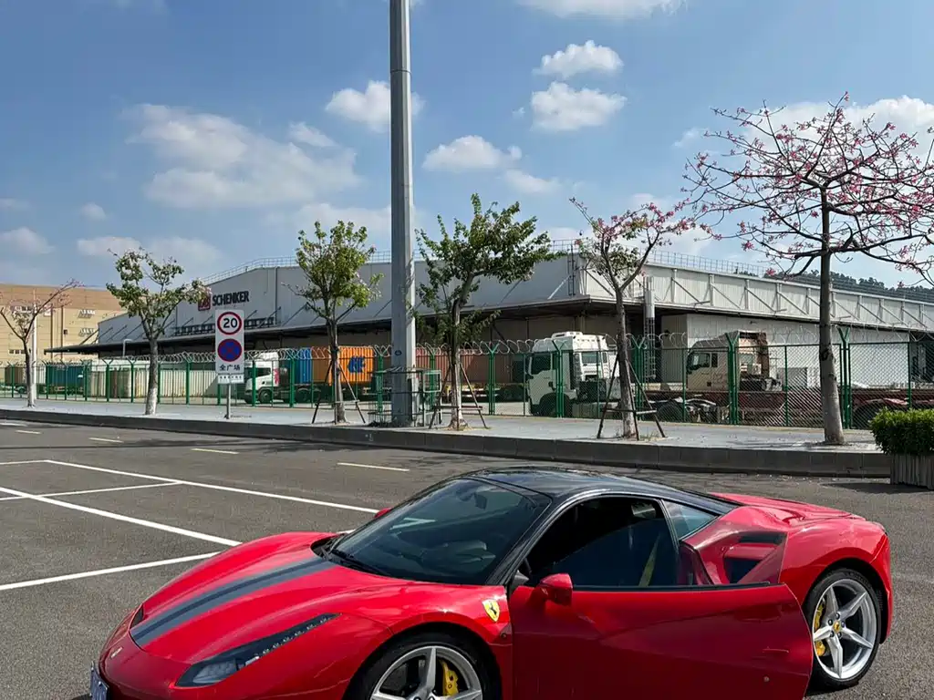 Ferrari 488 2017 — фото 17