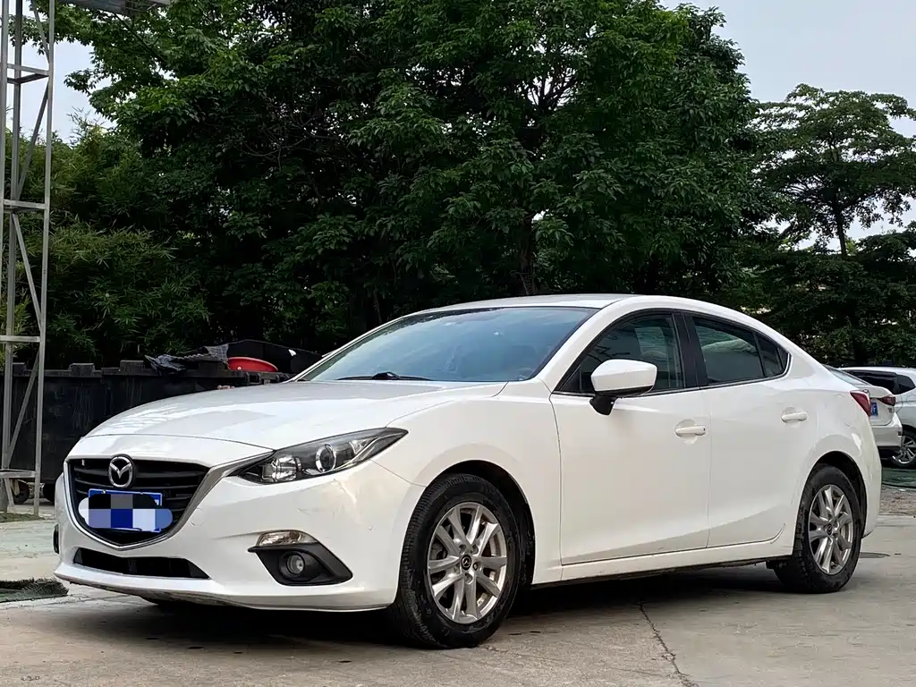 Mazda 3 Axela 2015 — фото 1