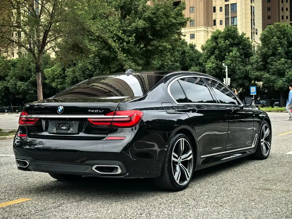 BMW 7 Series 2019 — фото 17