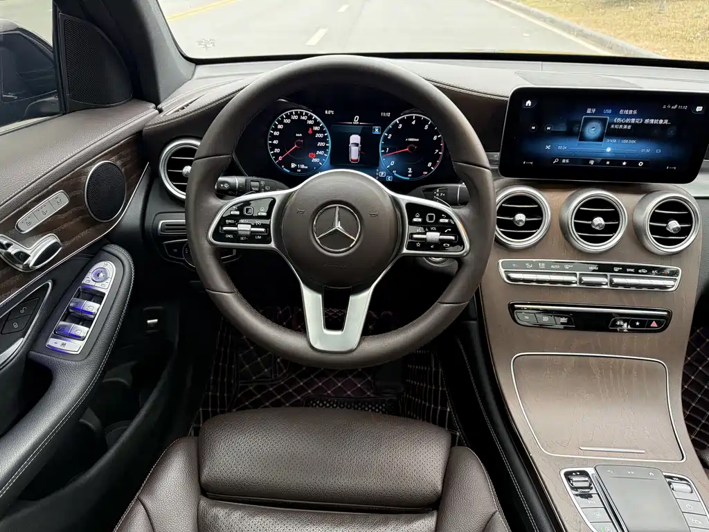 Mercedes-Benz GLC 2020 — фото 12