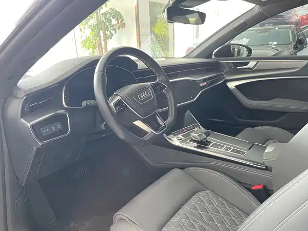 Audi A7L 2025