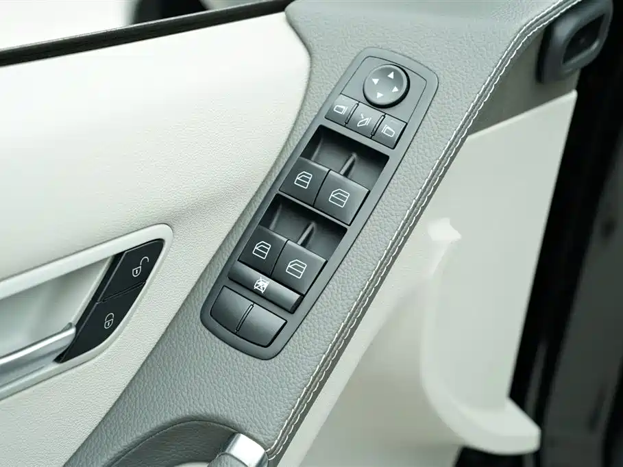 Mercedes-Benz R-Class 2015 — фото 14