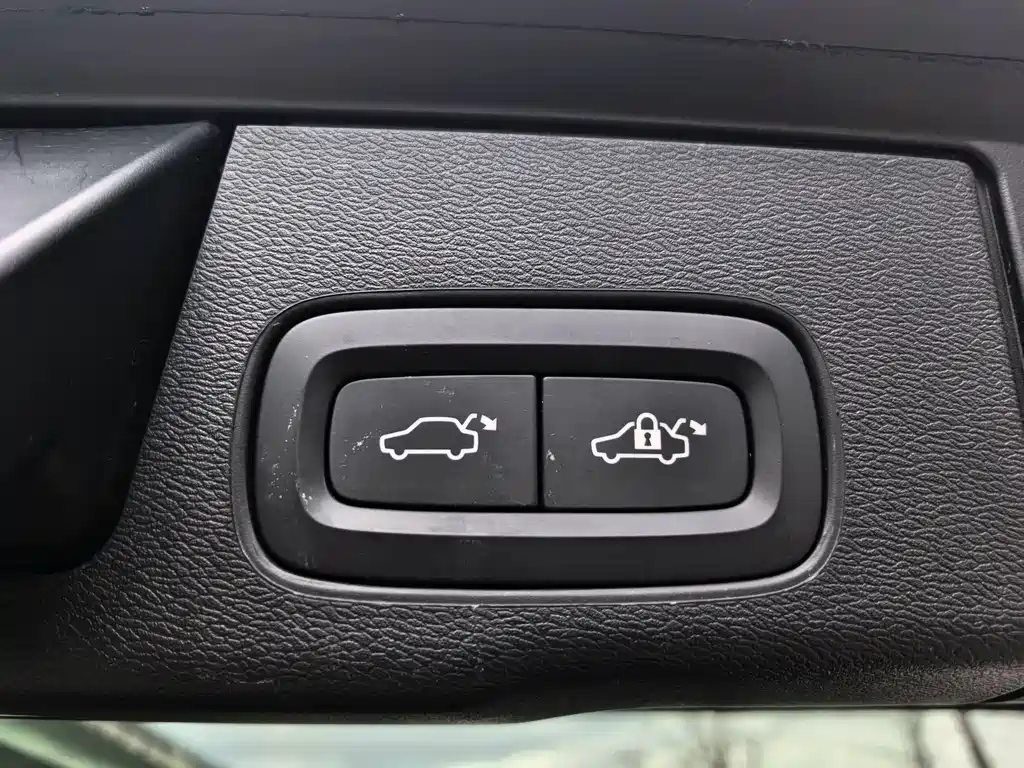 Volvo XC60 2020 — фото 14
