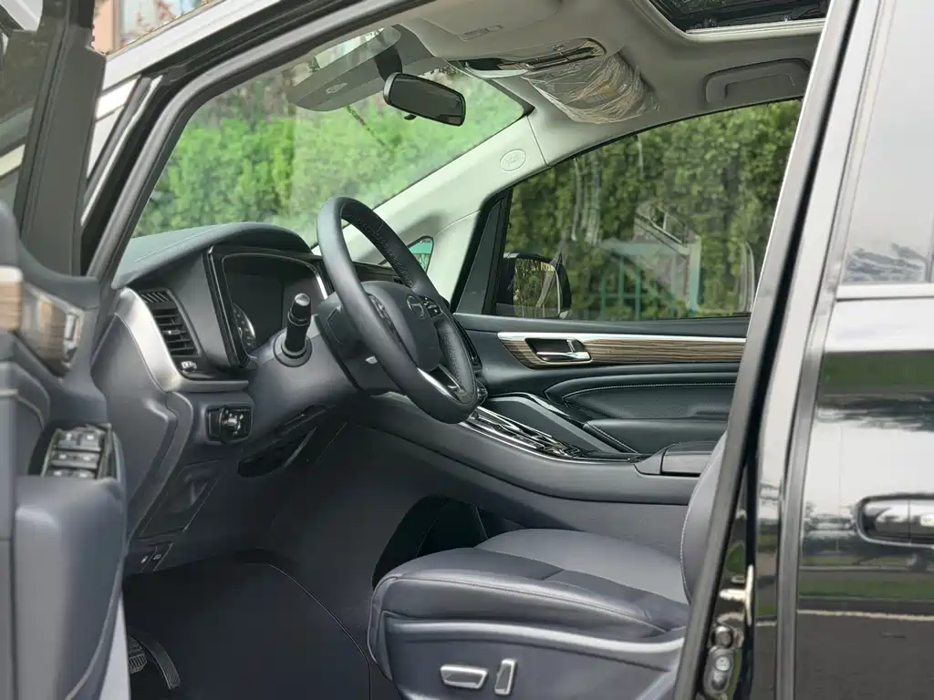 GAC Trumpchi M8 2022 — фото 9