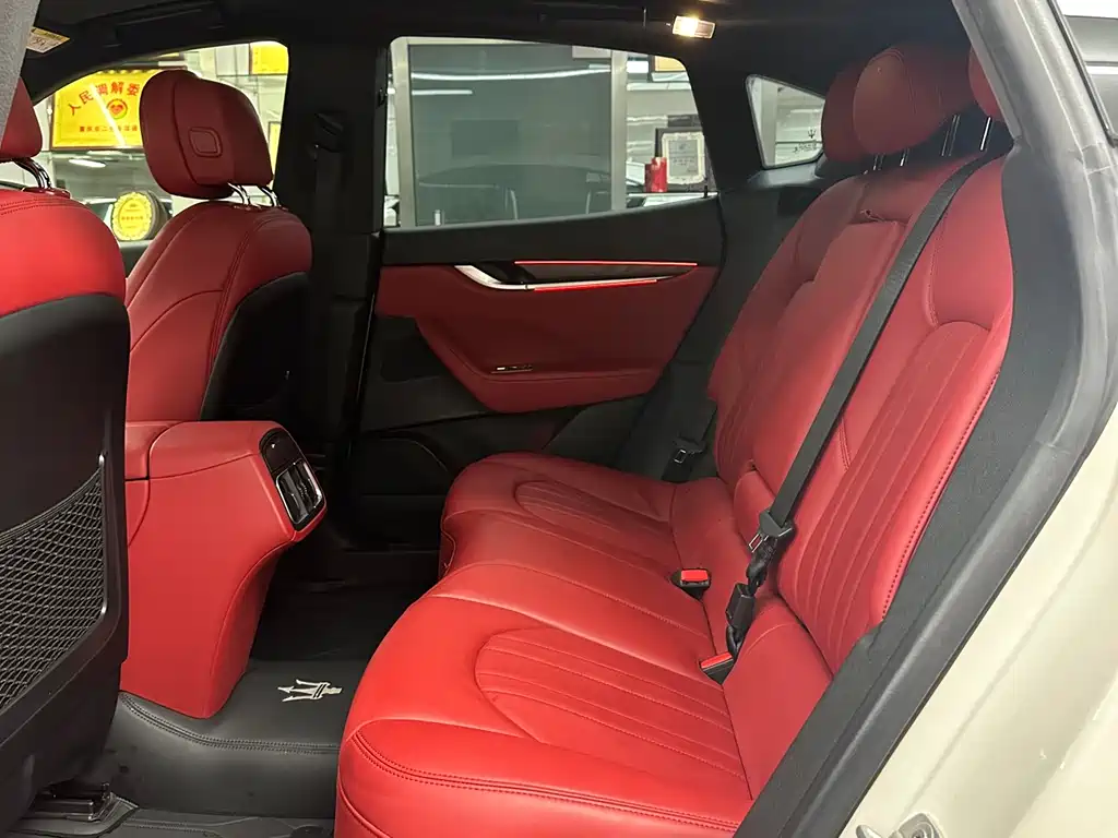 Maserati Levante 2018 — фото 10
