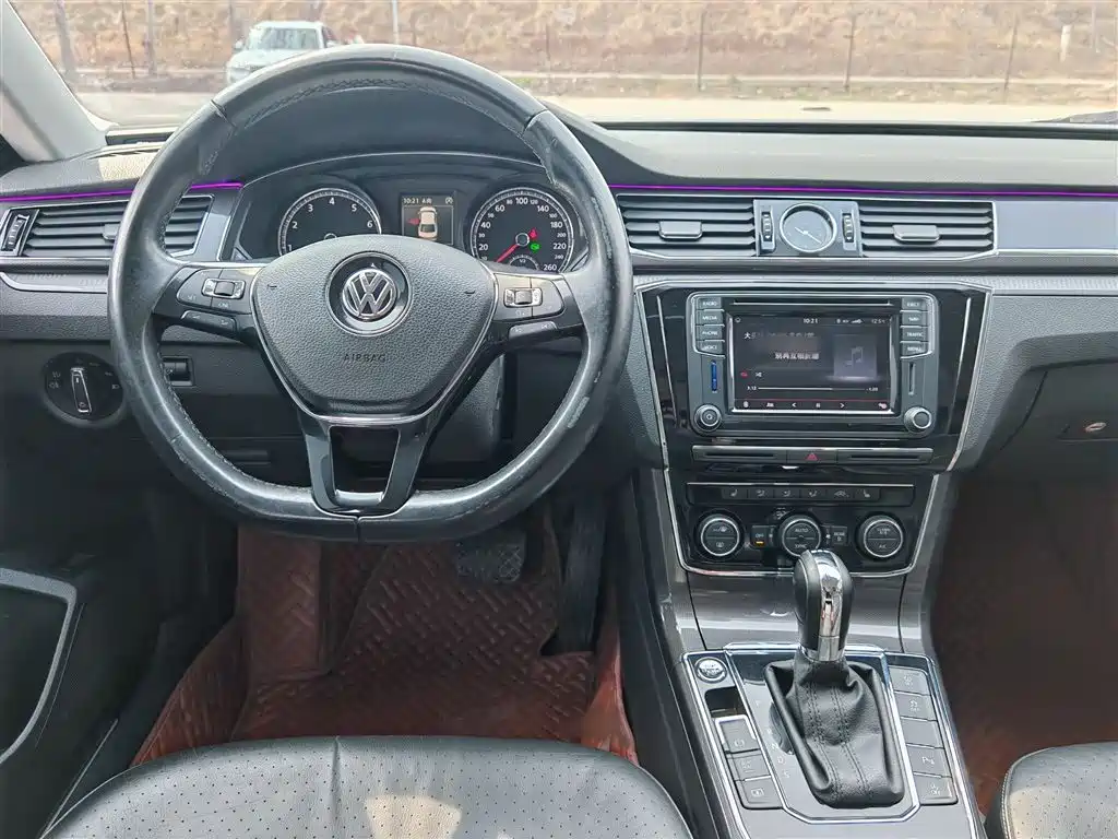 Volkswagen Passat 2017 — фото 15