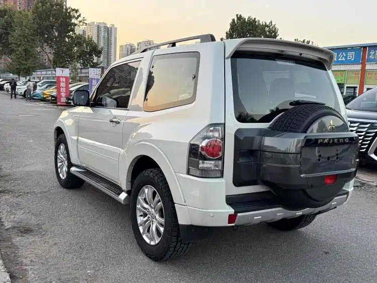 Mitsubishi Pajero 2019 — фото 2