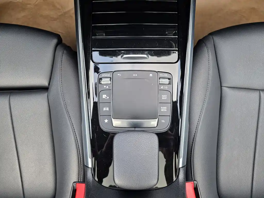 Mercedes-Benz GLB 2022 — фото 18
