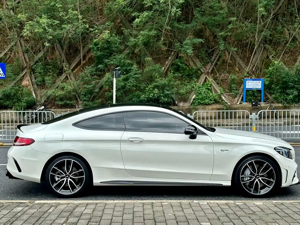 Mercedes-Benz C-Class AMG 2022 — фото 8
