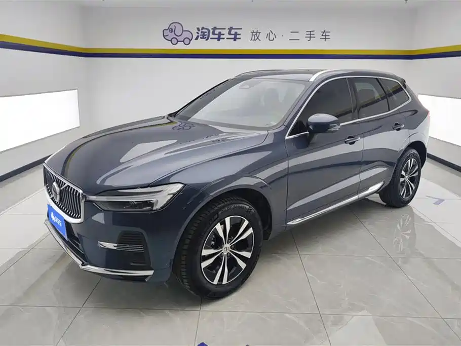 Volvo XC60 2023 — фото 1