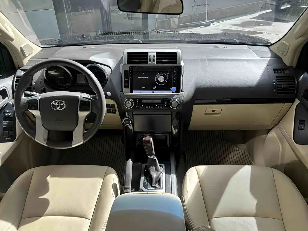 Toyota Prado 2015 — фото 5