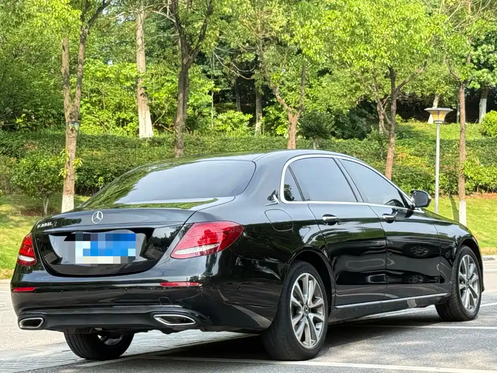 Mercedes-Benz E-Class 2019 — фото 12
