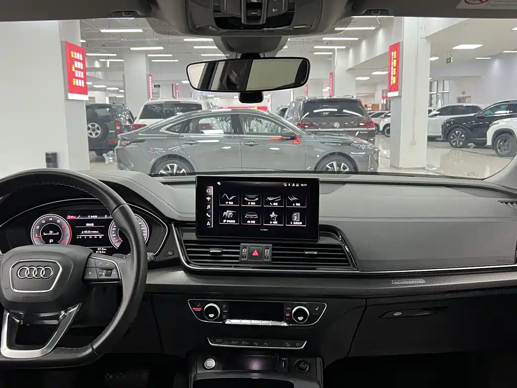 Audi Q5L 2022 — фото 11