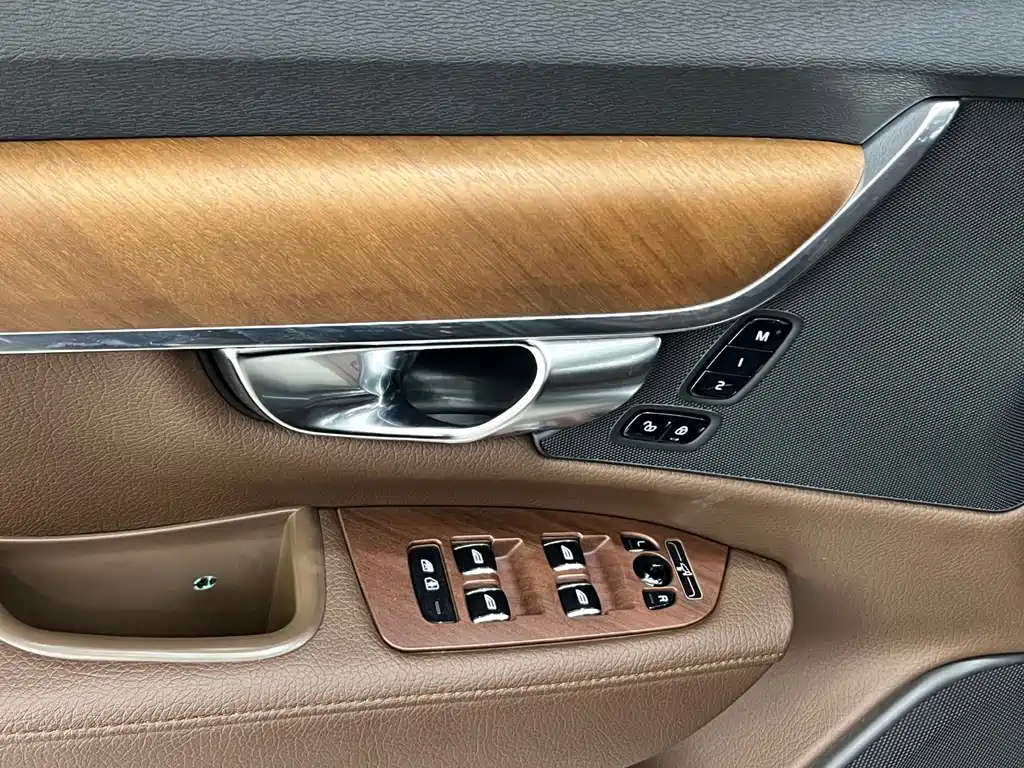 Volvo S90 PHEV 2021 — фото 18
