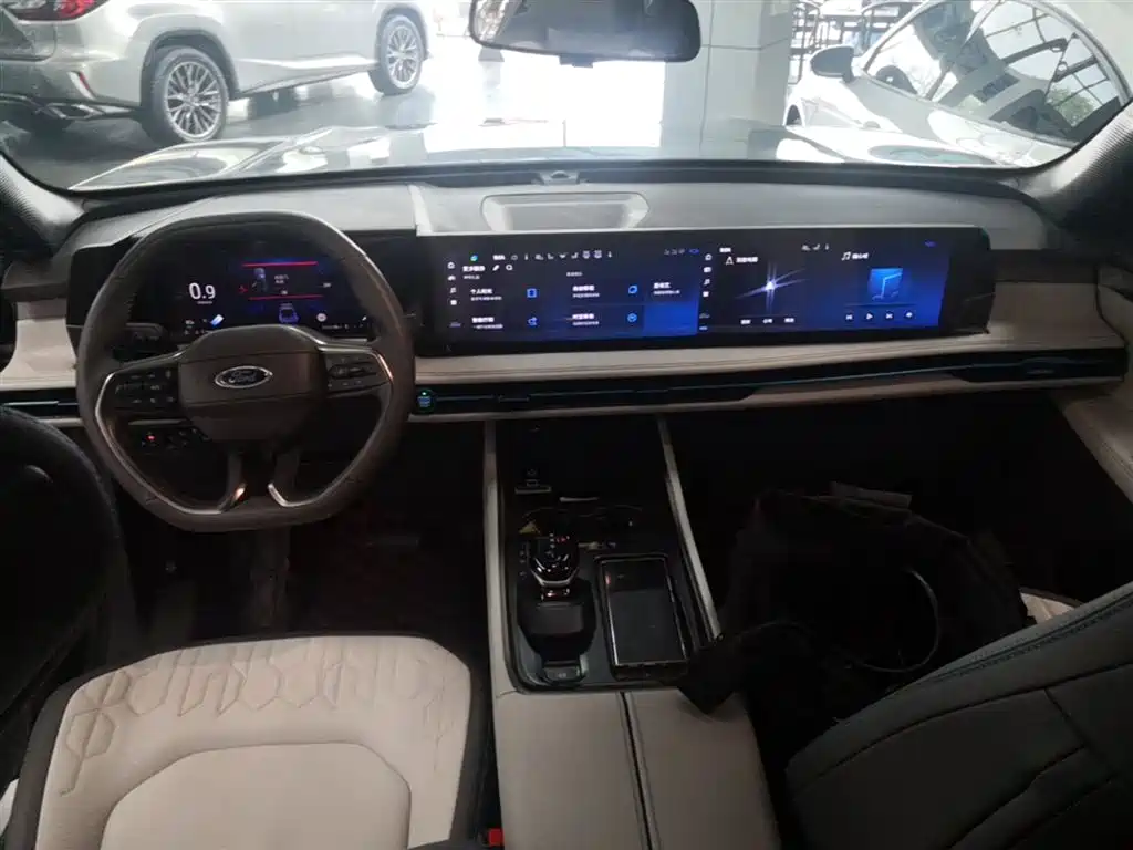 Ford Edge 2023 — фото 10