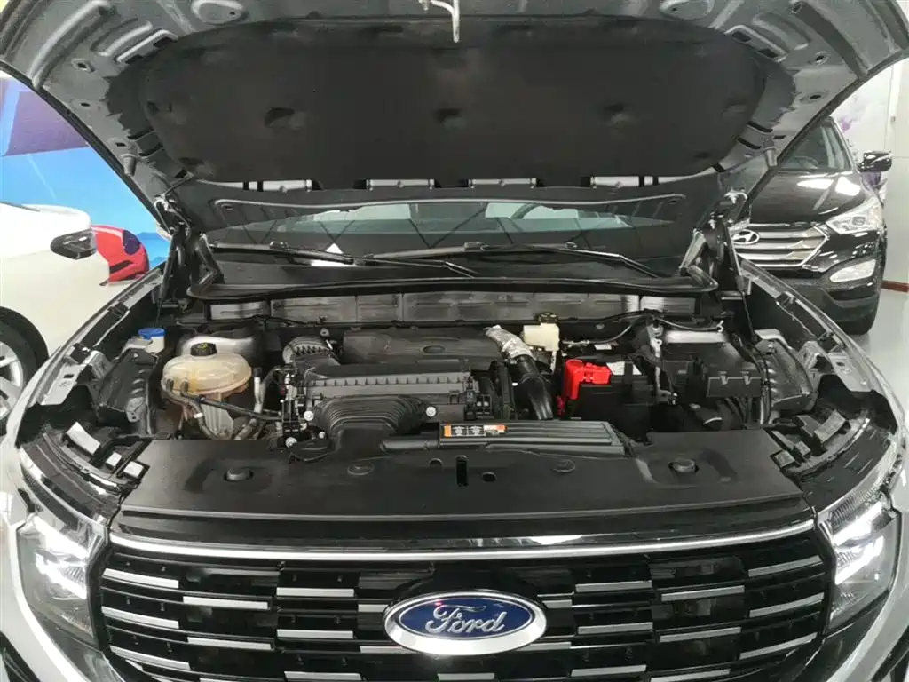Ford Edge 2023 — фото 20