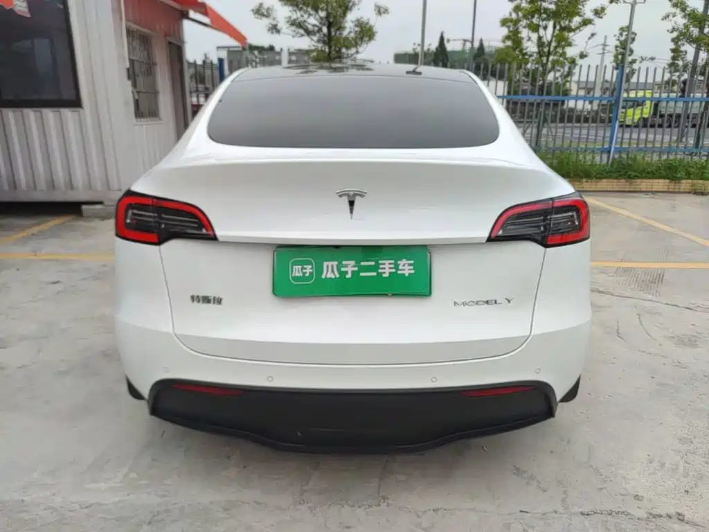 Tesla Model Y 2022