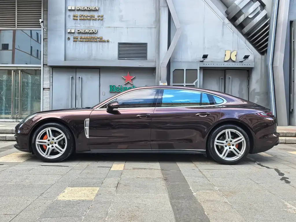 Porsche Panamera 2018 — фото 16