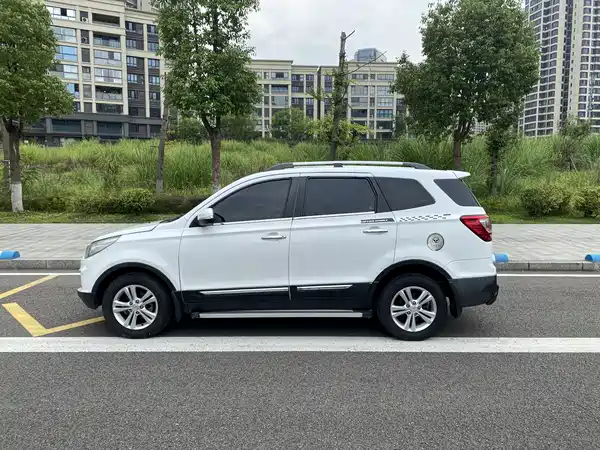 BAIC Huansu S3 2016