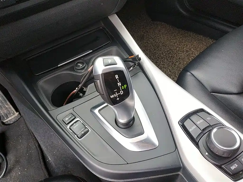 BMW 1 Series 2015 — фото 14