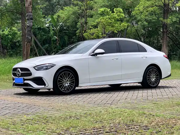 Mercedes-Benz C-Class 2024
