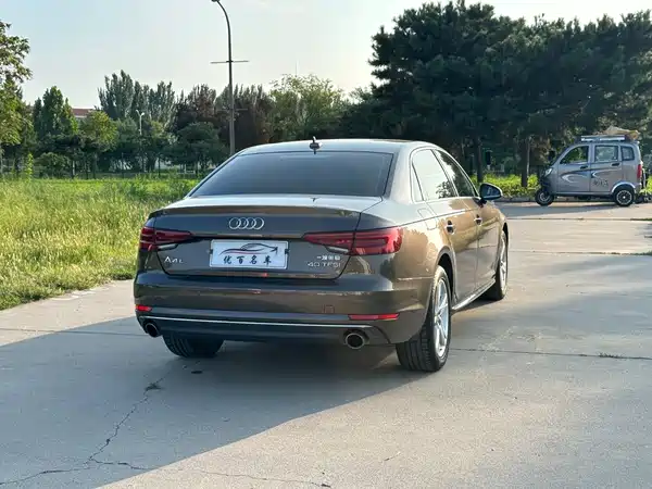 Audi A4L 2018